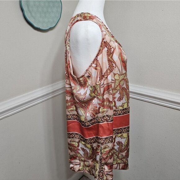 Floral Paisley Sleeveless Top - Picture 3 of 9